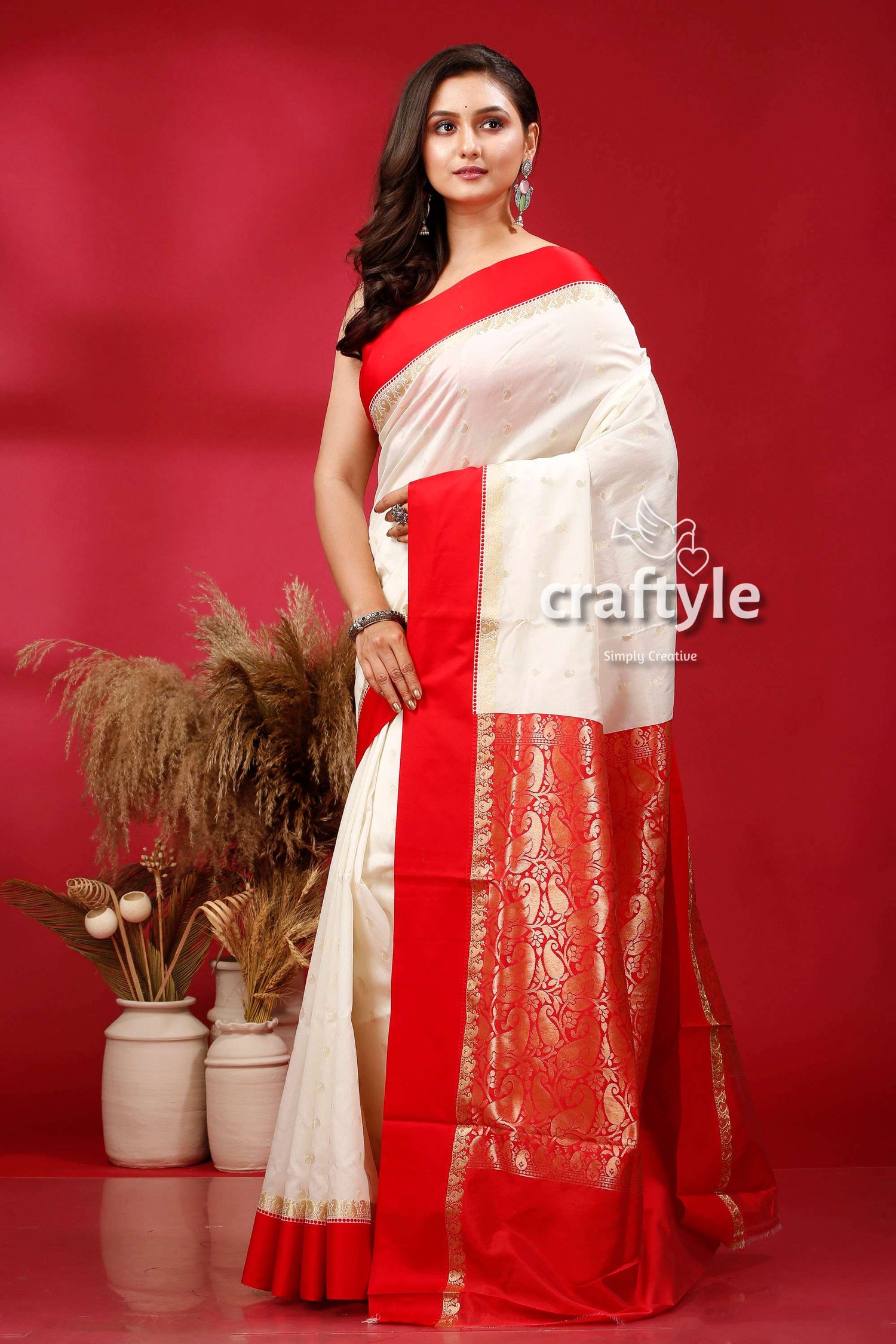 Crimson Red and White Gorod Silk Saree with Golden Zari Embellishment - Craftyle