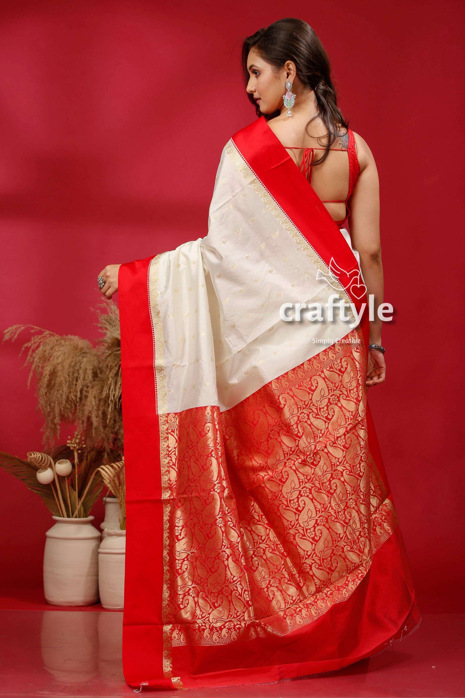 Crimson Red and White Gorod Silk Saree with Golden Zari Embellishment - Craftyle