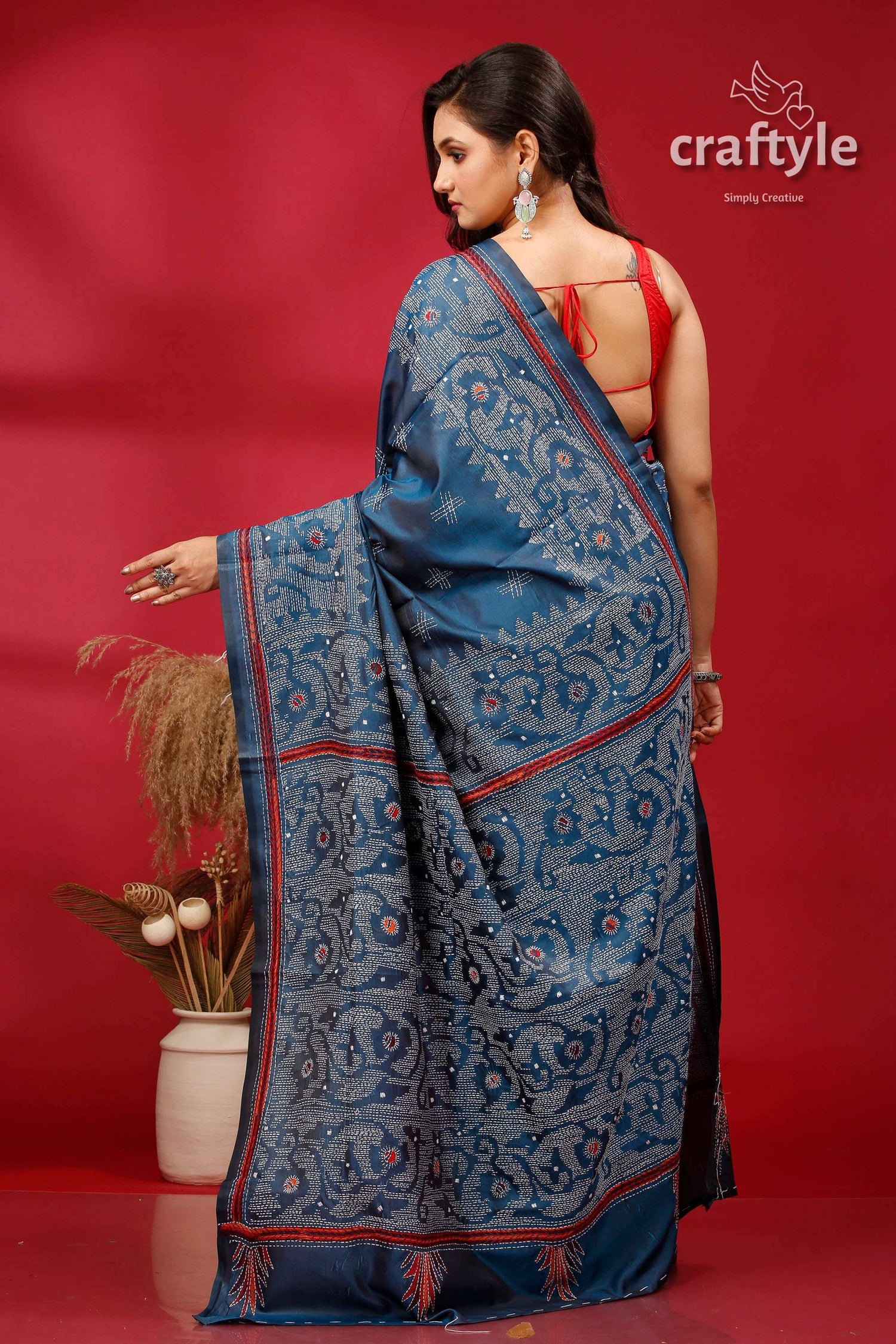 Dark Cobalt Blue Jamdani Motif Silk Kantha Work Saree - Craftyle