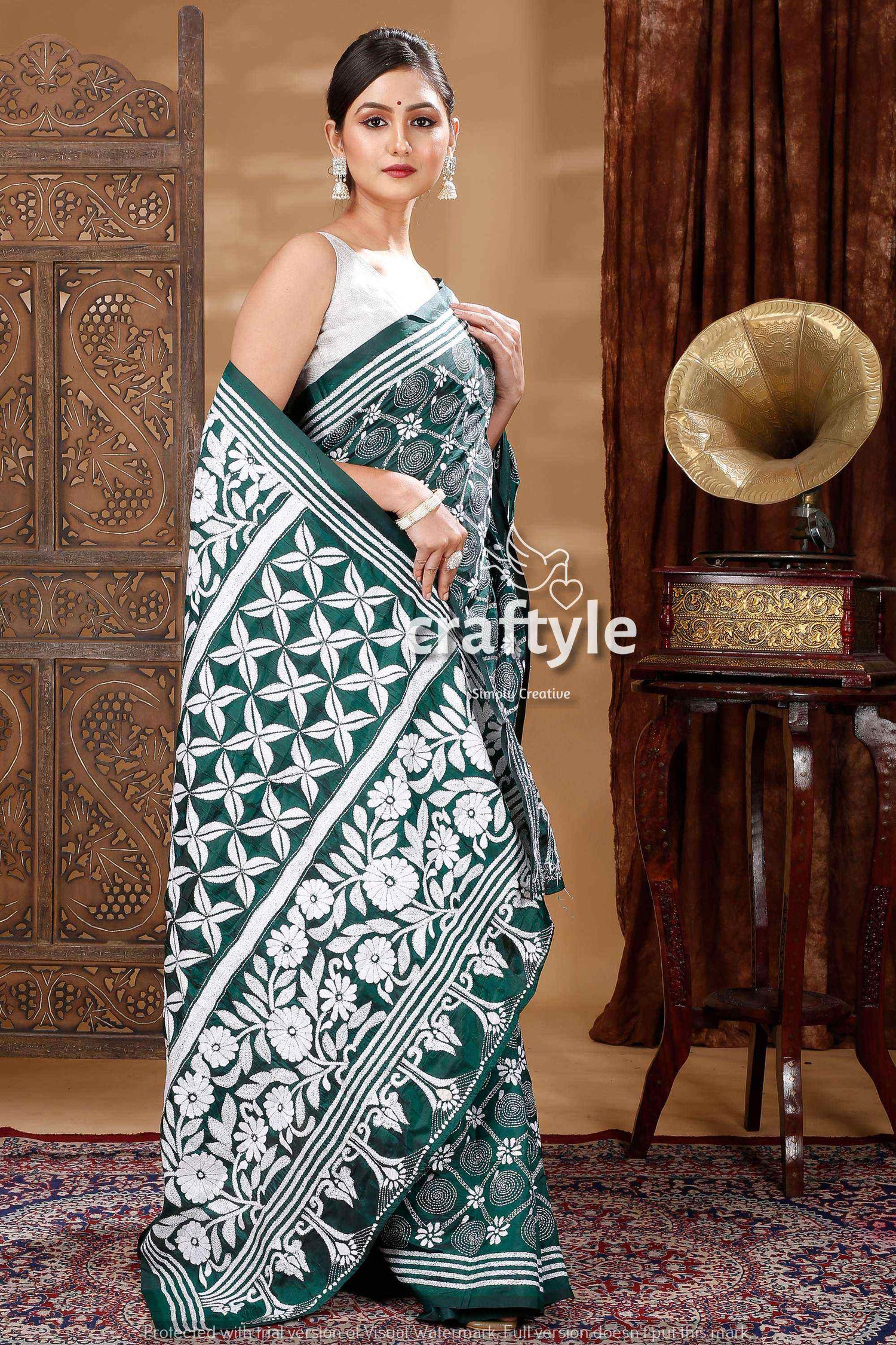 Deep Green &amp; White Thread Work Kantha Stitch Silk Sari-Craftyle