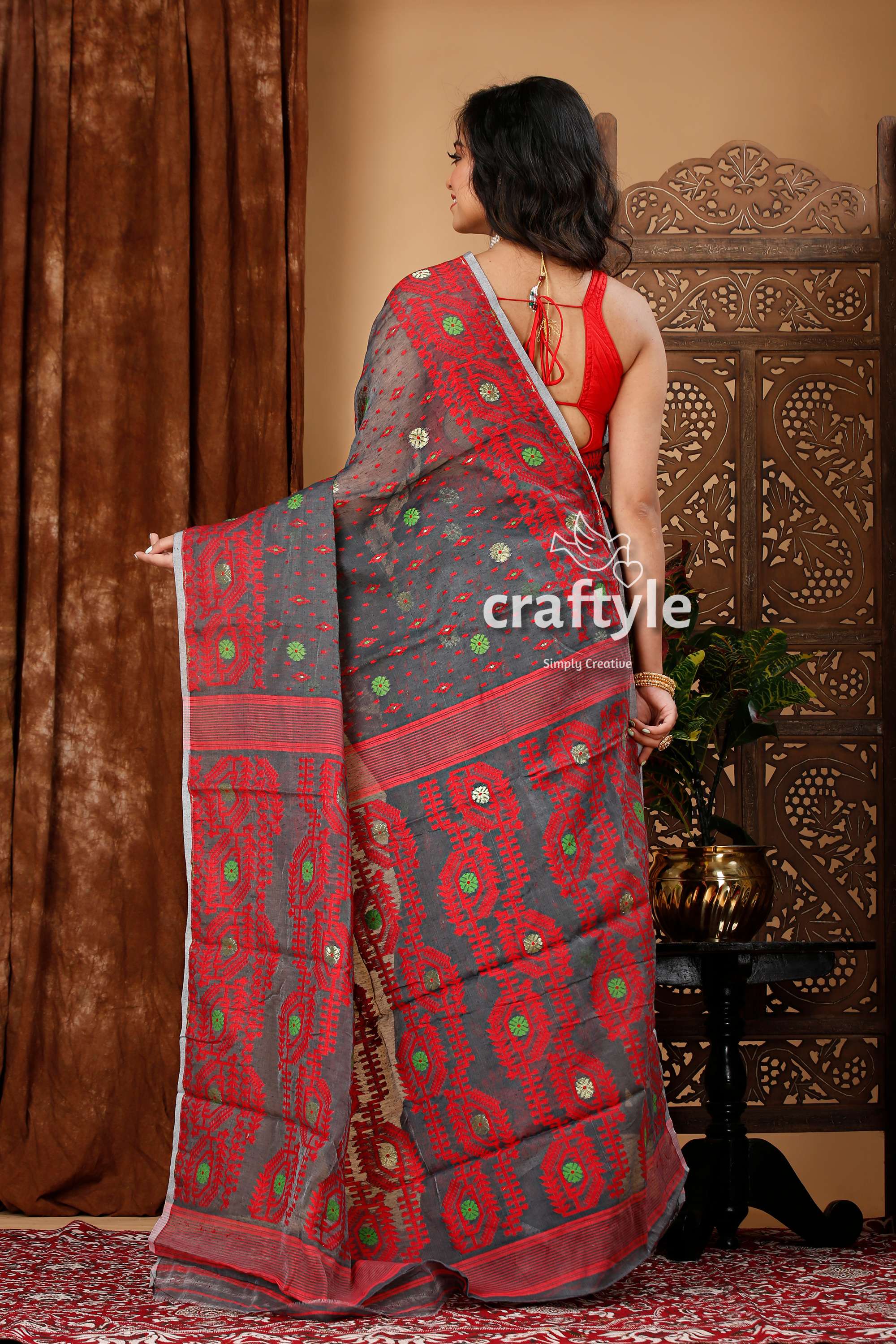 Dim Grey and Red Traditional Handloom Jamdani Sari - Craftyle