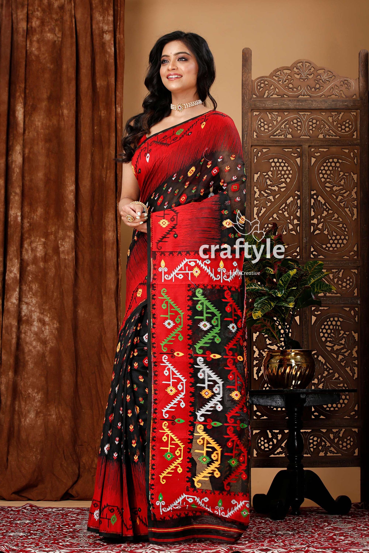 Ebony Black and Red Bengal Handloom Jamdani Saree - Craftyle