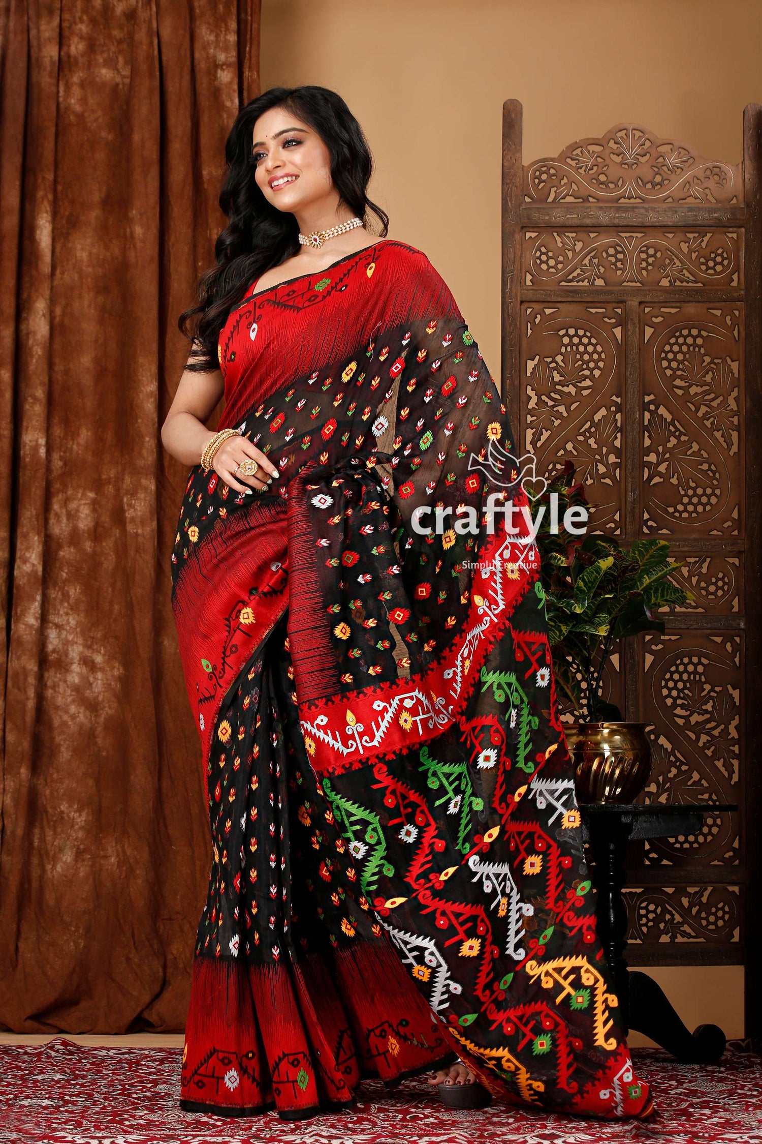 Ebony Black and Red Bengal Handloom Jamdani Saree - Craftyle