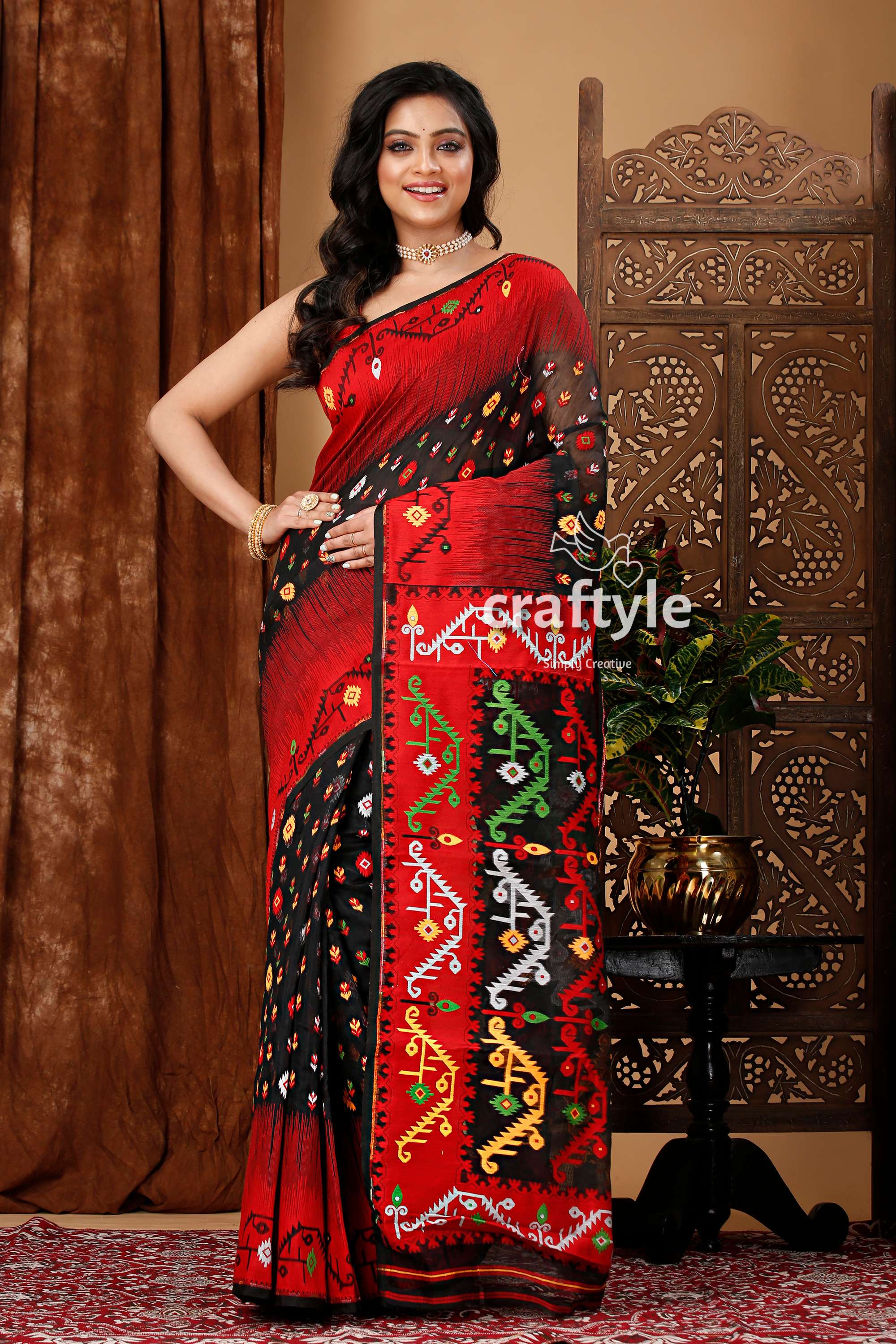 Ebony Black and Red Bengal Handloom Jamdani Saree - Craftyle