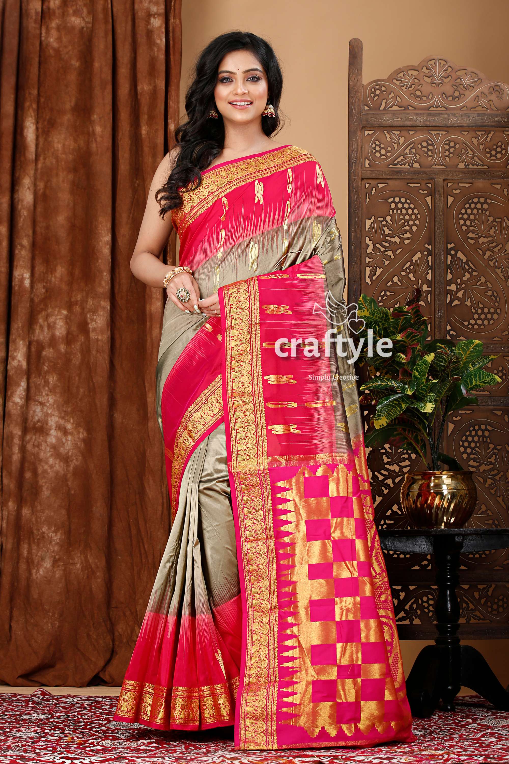 Foggy Gray and Magenta Pink Kanjivaram Silk Saree - Elegant Indian Attire - Craftyle