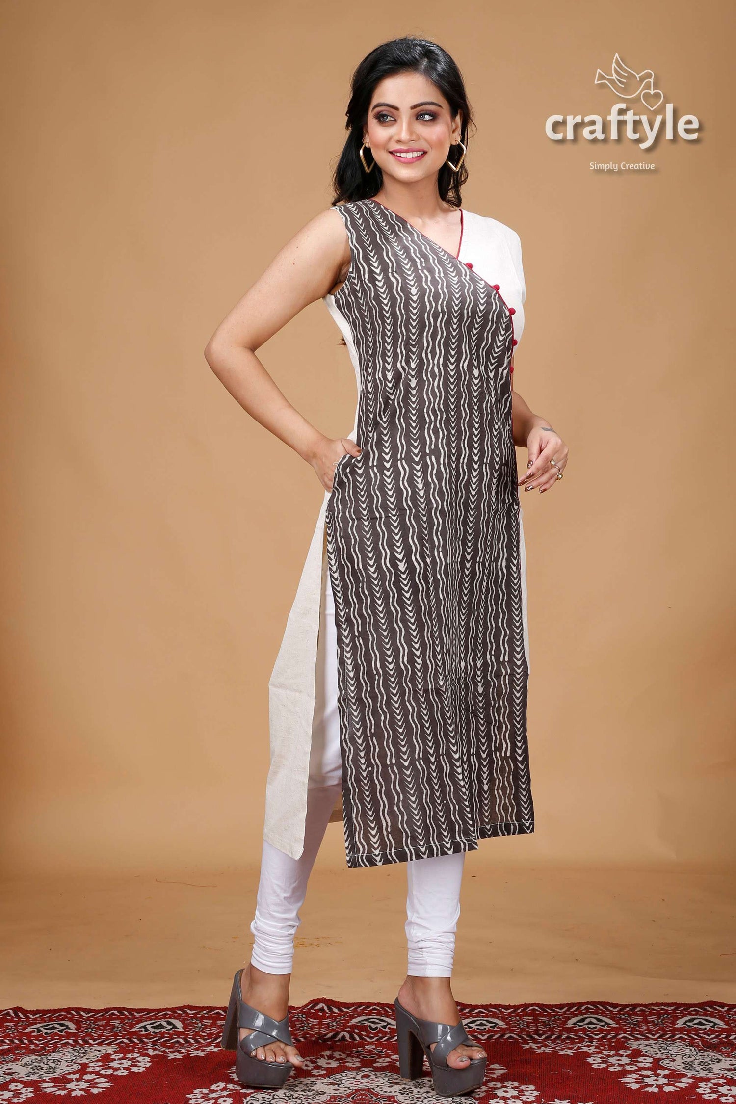 Grey and White Cotton Dabu Print Kantha Kurti - Craftyle