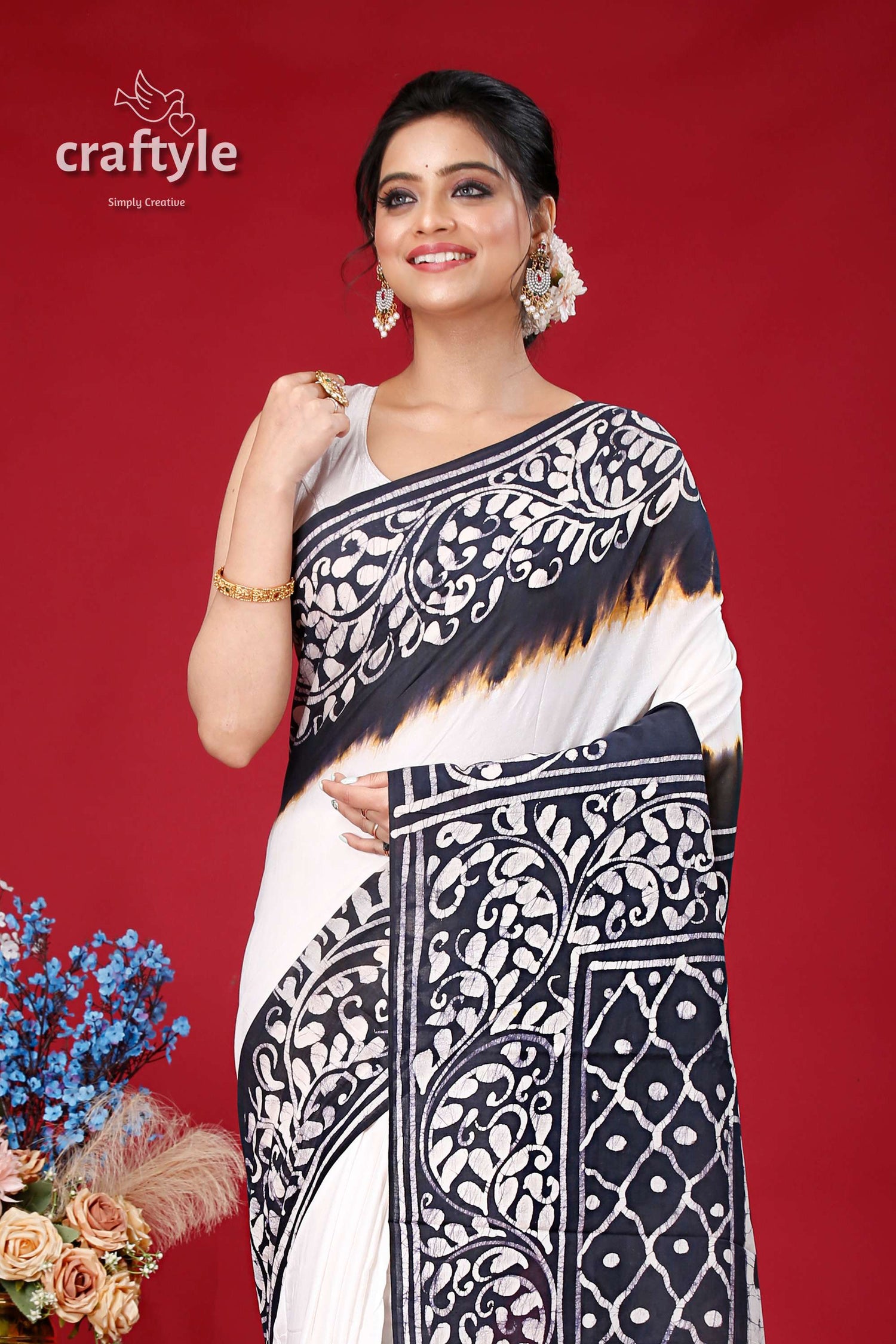 Hand-Painted Black and White Batik Cotton Saree - Pure and Elegant - Craftyle