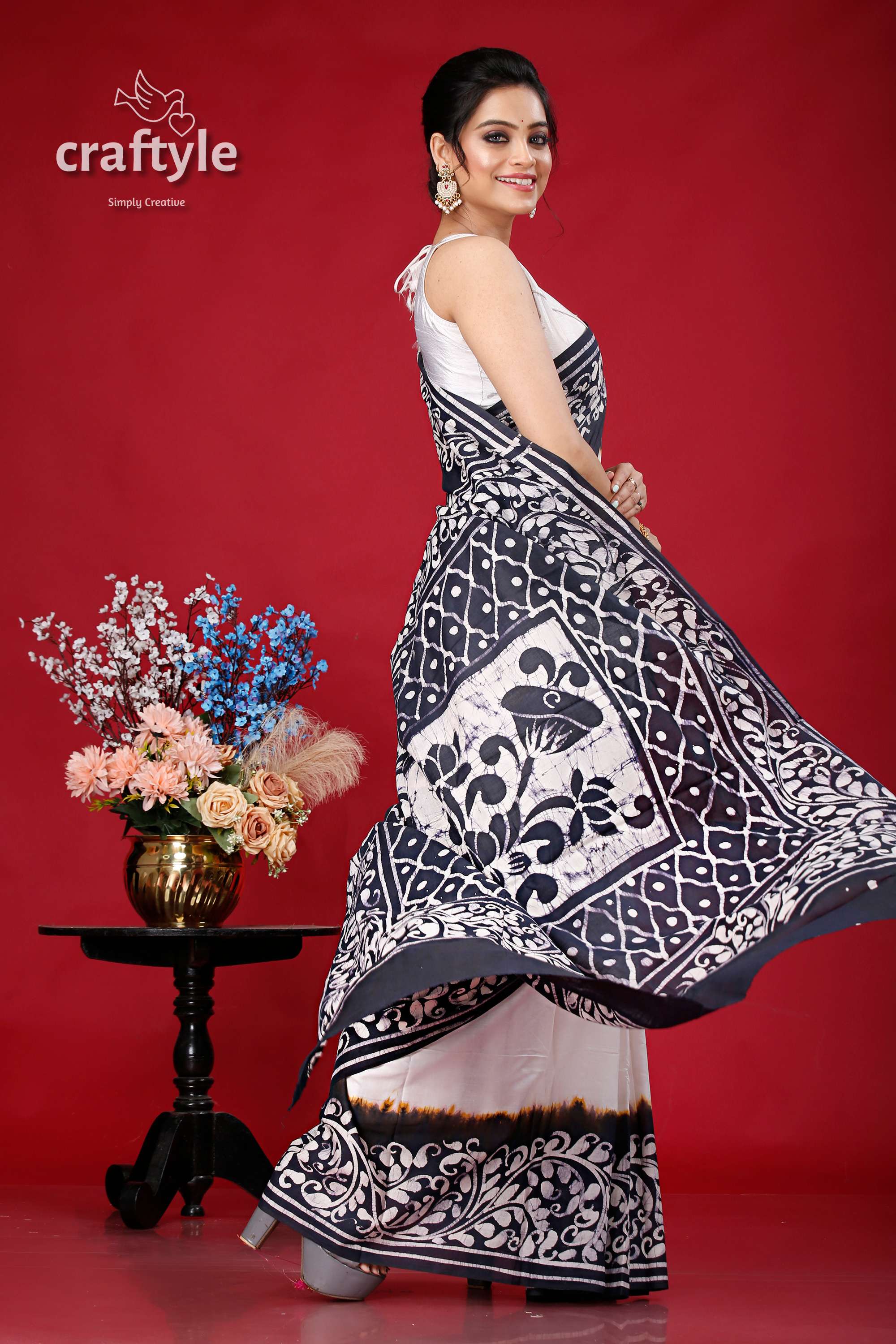 Hand-Painted Black and White Batik Cotton Saree - Pure and Elegant - Craftyle