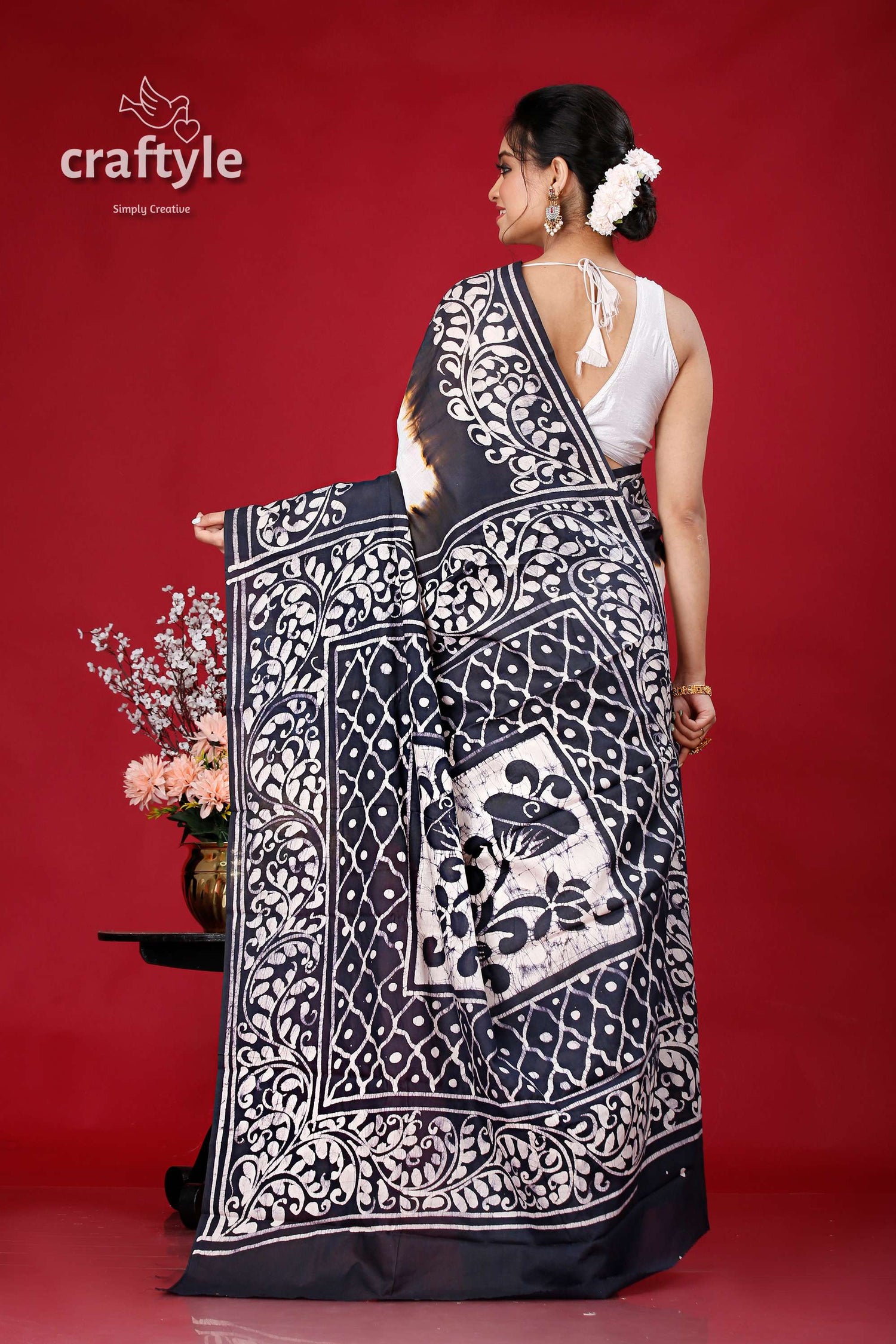 Hand-Painted Black and White Batik Cotton Saree - Pure and Elegant - Craftyle