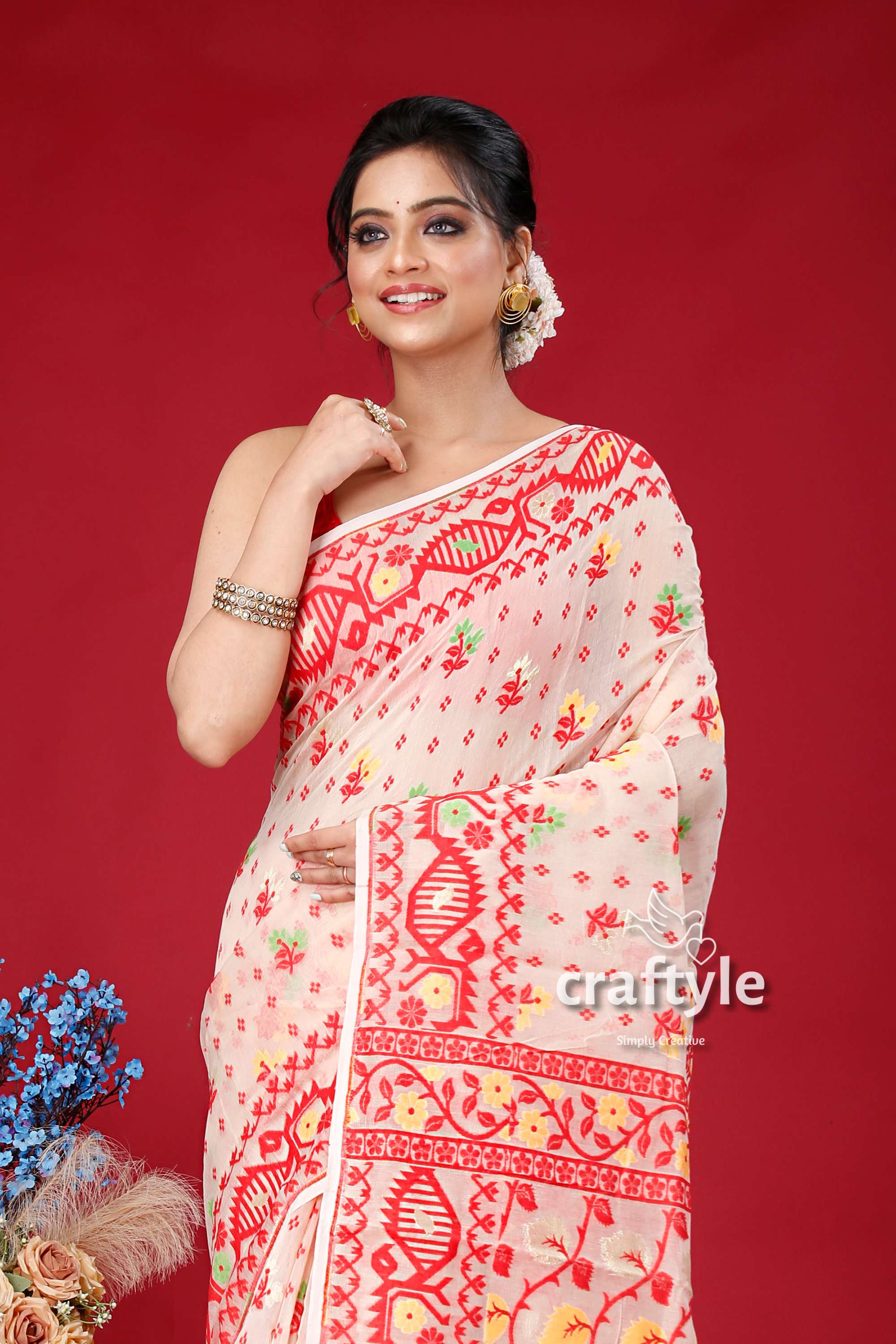 Light Peach Cream and Red Graceful Jamdani Saree - Craftyle