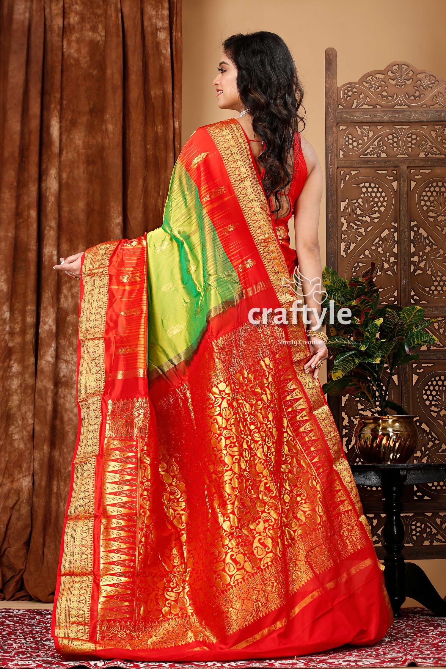 May Green and Red Kanjivaram Silk Saree - Craftyle