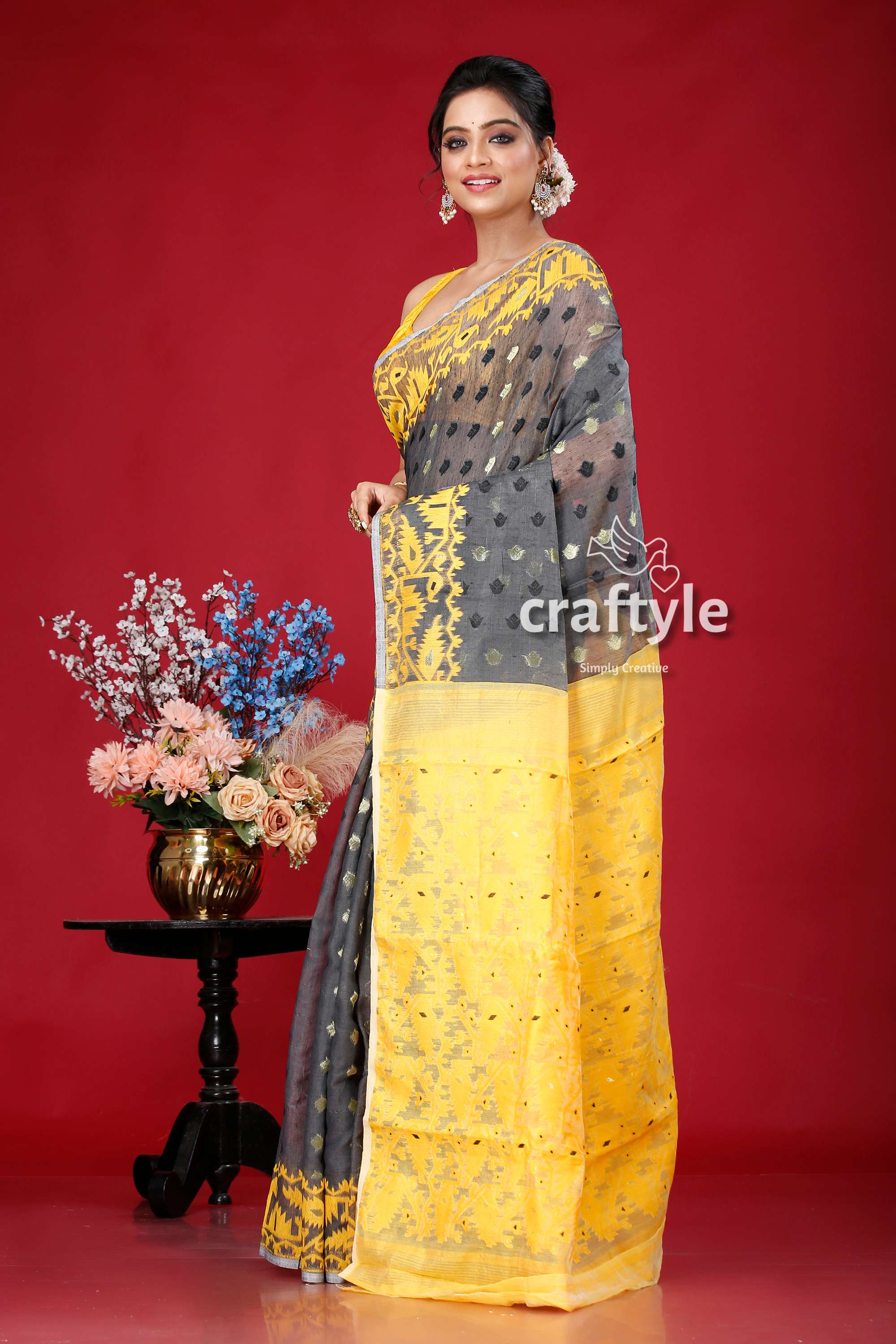 Mid Grey and Yellow Handloom Jamdani Sari - Luxurious Ethnic Wear - Craftyle