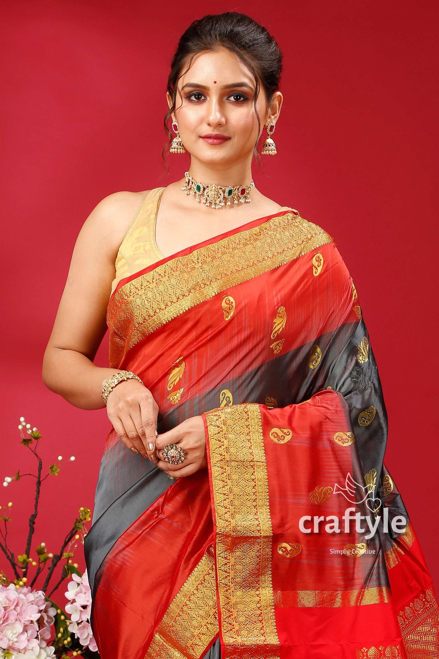 Stunning Deep Slate Gray and Red Kanjivaram Silk Saree - Perfect for All Occasions - Craftyle