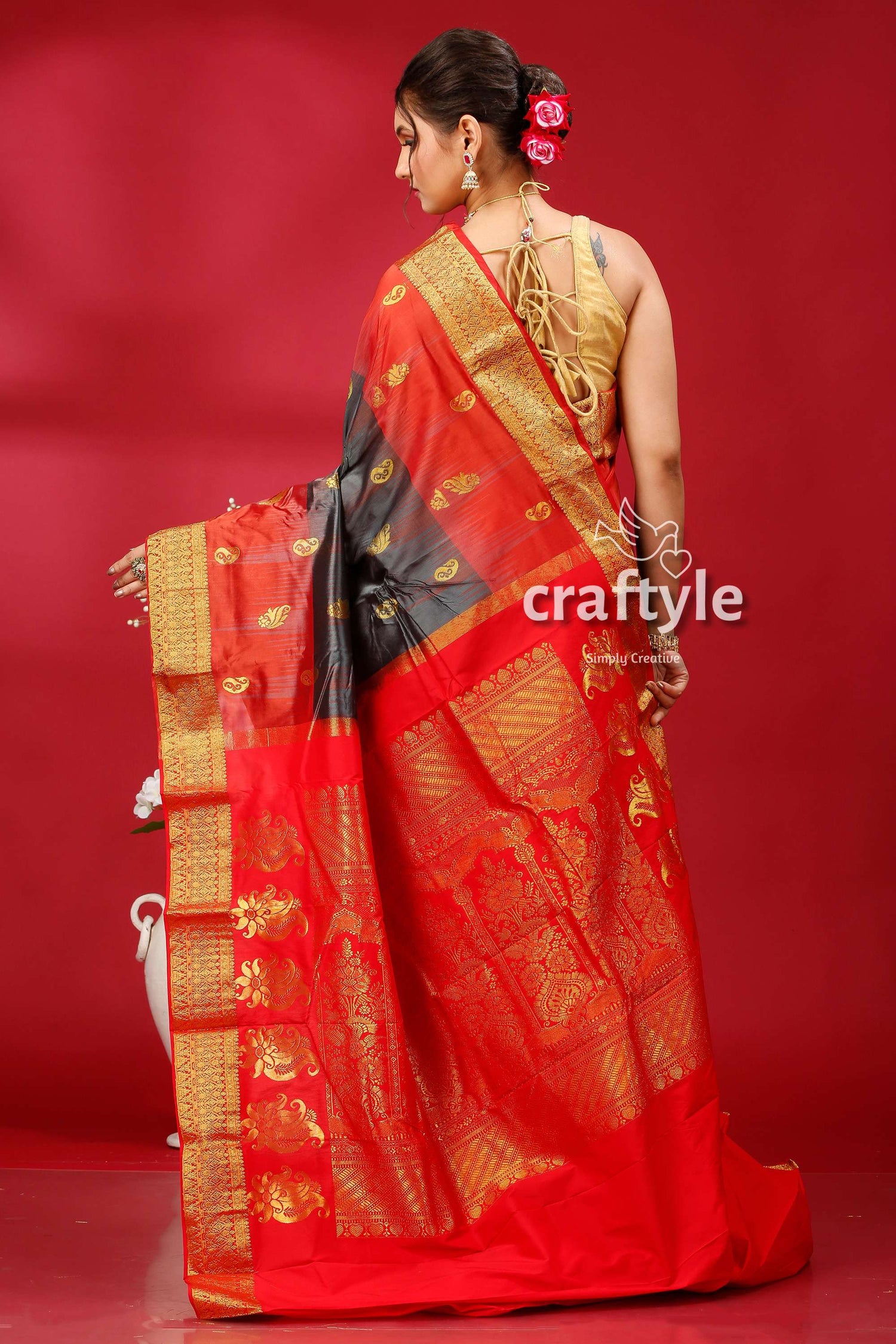 Stunning Deep Slate Gray and Red Kanjivaram Silk Saree - Perfect for All Occasions - Craftyle