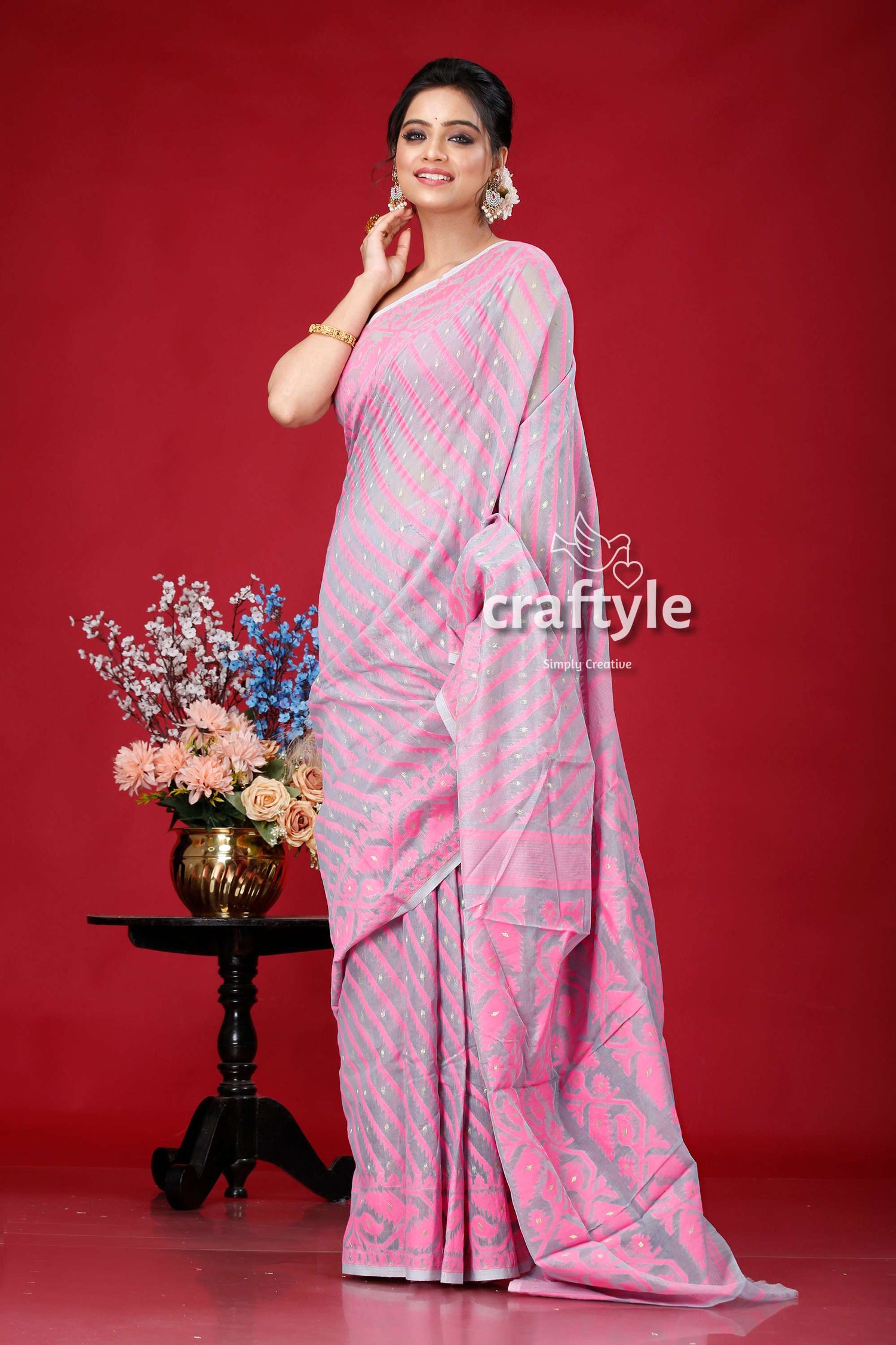 Tower Grey Pink Timeless Jamdani Saree - Perfect for Any Occasion - Craftyle